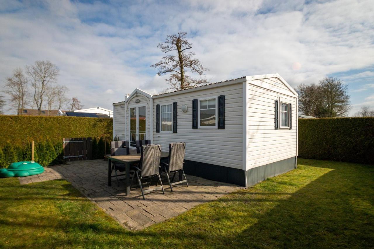 Villa Knus En Modern Ingericht Chalet Met Gratis Wifi à Tzummarum Extérieur photo
